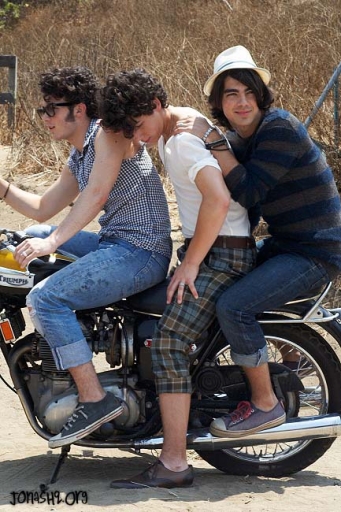 jonas-brothers-17308.jpg