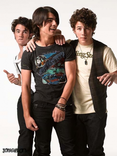 Jonas Brothers jonas-brothers-17316.jpg