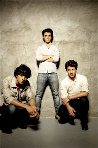 Jonas Brothers jonas-brothers-18877.jpg