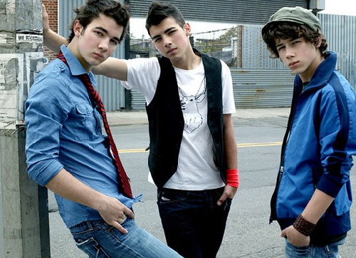 Jonas Brothers jonas-brothers-42135.jpg