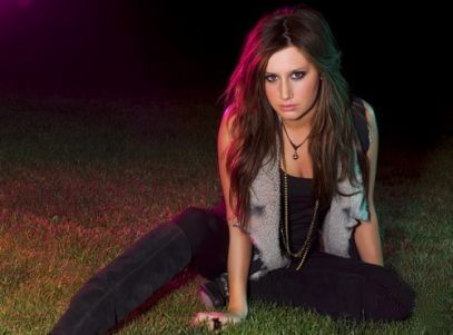 ashley-tisdale-a-lucas-grabee-45050.jpg