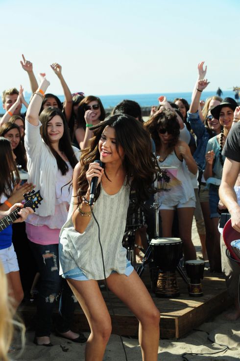 Selena Gomez and the Scene - Who says