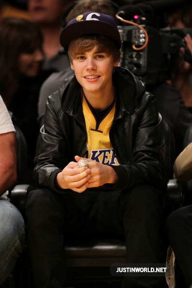 Justina Bieberova-transexualista,chcípni bobře!