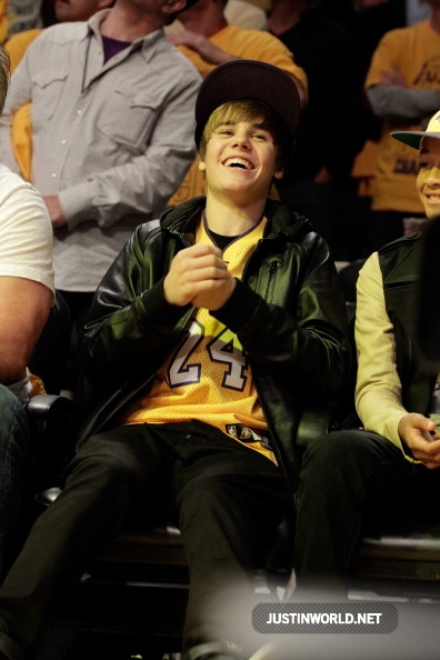 Justina Bieberova-transexualista,chcípni bobře!