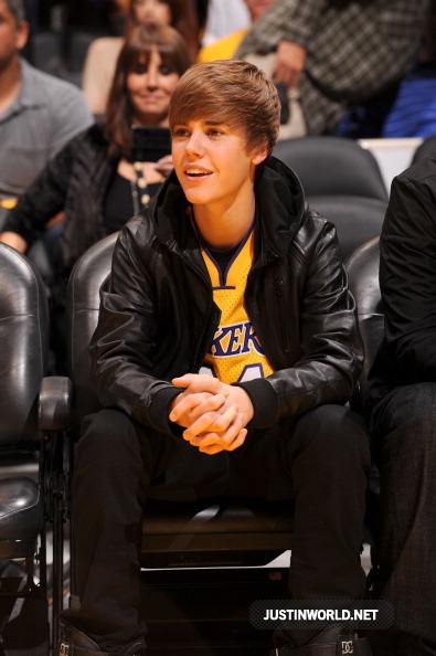 Justina Bieberova-transexualista,chcípni bobře!