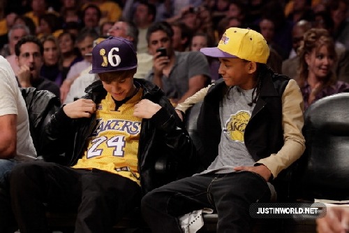 Justina Bieberova-transexualista,chcípni bobře!