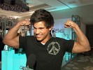 taylor-lautner-74023.jpg