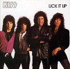 kiss-434340.jpg