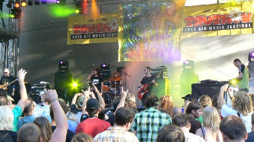 Trutnov Open aur fes. 2010, Senser.. Pravý roh.. první řada.. :D