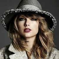 https://img.karaoketexty.cz/img/artists/13618/thumb/taylor-swift-582441-w200.jpg