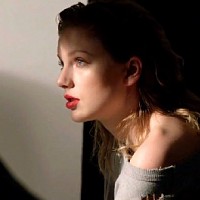 https://img.karaoketexty.cz/img/artists/13618/thumb/taylor-swift-610213-w200.jpg