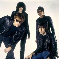 3. sestava Ramones: zleva dole: Richie a Johnny, zleva nahoře: Joey a Dee Dee