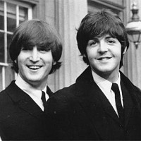 Paul s Johnem Lennonem