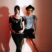 uh-huh-her-294498-w200.jpg
