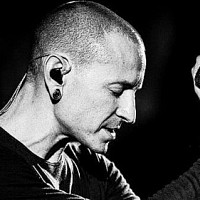 chester-bennington-636067-w200.jpg