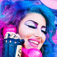 neon-hitch-575104-w200.jpg