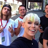tonight-alive-587239-w200.jpg