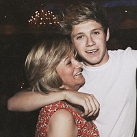 Niall Horan with mom