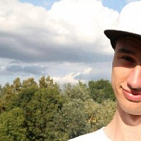 Zlý Grinch chtěl pokazit Vánoce, ale mladá teen jej načapala? Zlý Grinch chtěl pokazit Vánoce, ale mladá teen jej načapala?