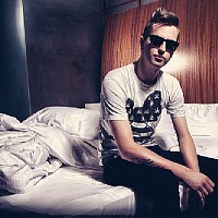 https://img.karaoketexty.cz/img/artists/592_artid/59285/thumb/robin-schulz-518979-w200.jpg