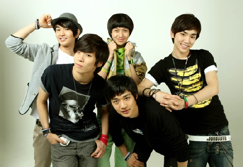 SHINee ><