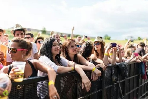 I love music all of my heart. I really like going to concerts or festivals. This photo was taken in Pilsen at Summer city fest! ♥